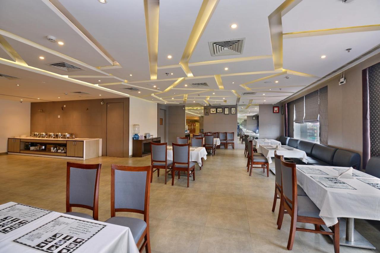 Vaccinated Staff - Capital O 7899 Casa Hotel Kolkata Exterior photo