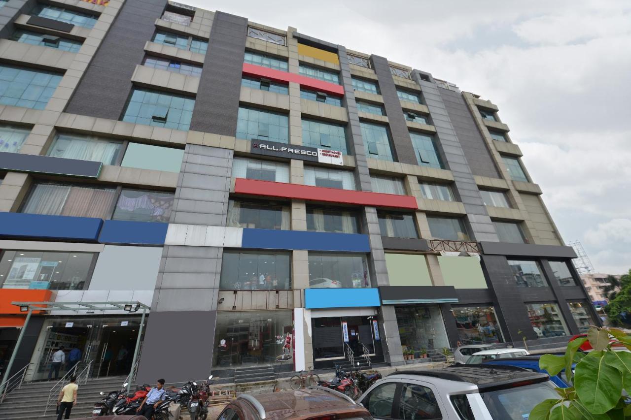 Vaccinated Staff - Capital O 7899 Casa Hotel Kolkata Exterior photo